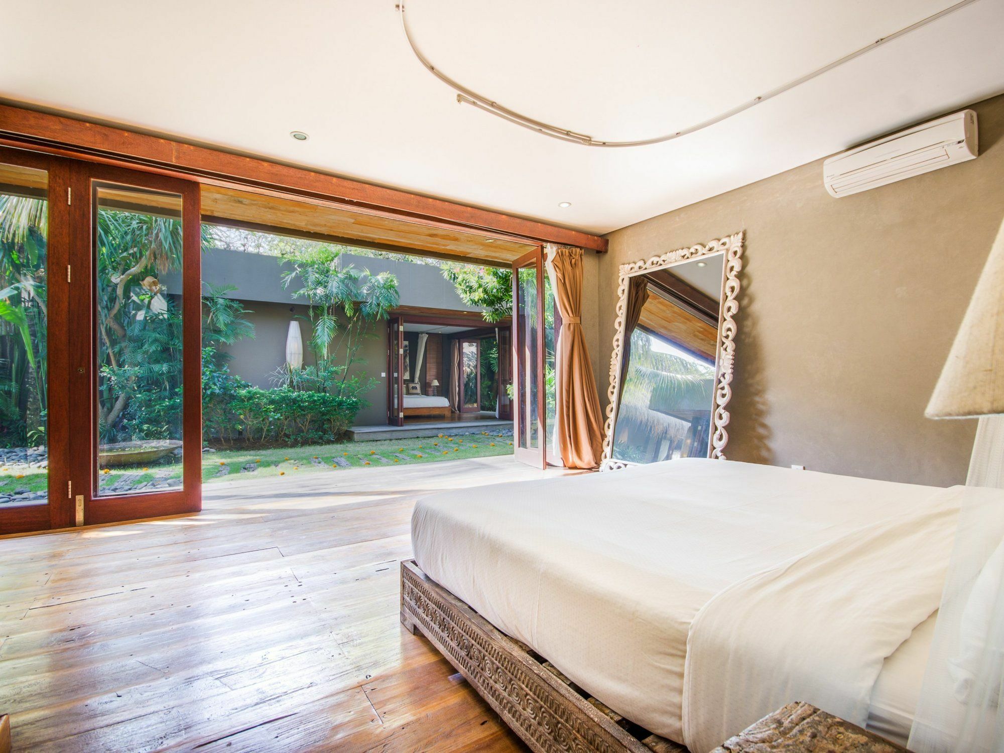 Villa Yoga By Finder Seminyak (Bali)